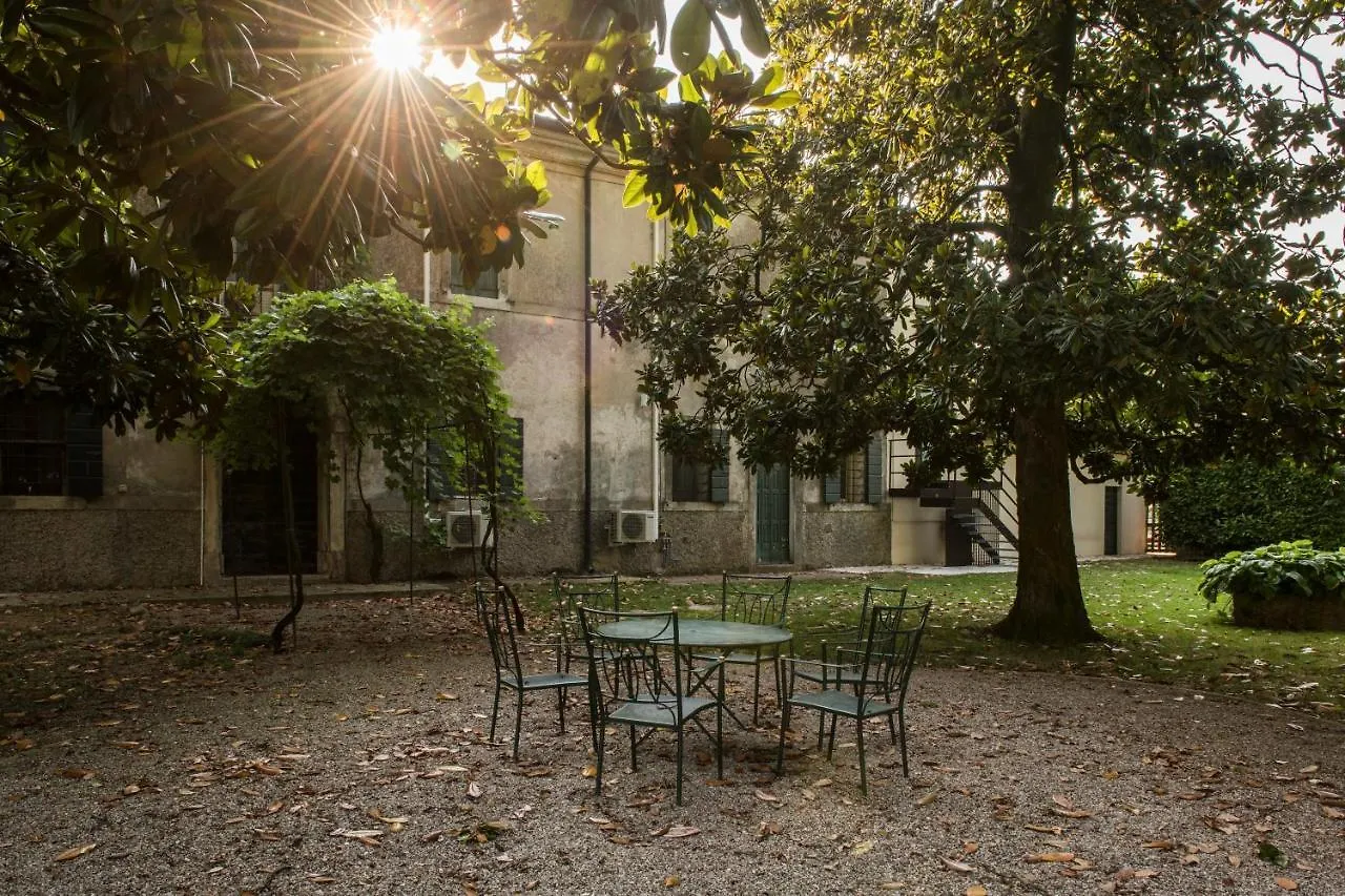 Agriturismo Lecolombare نوغارول روكّا إيطاليا