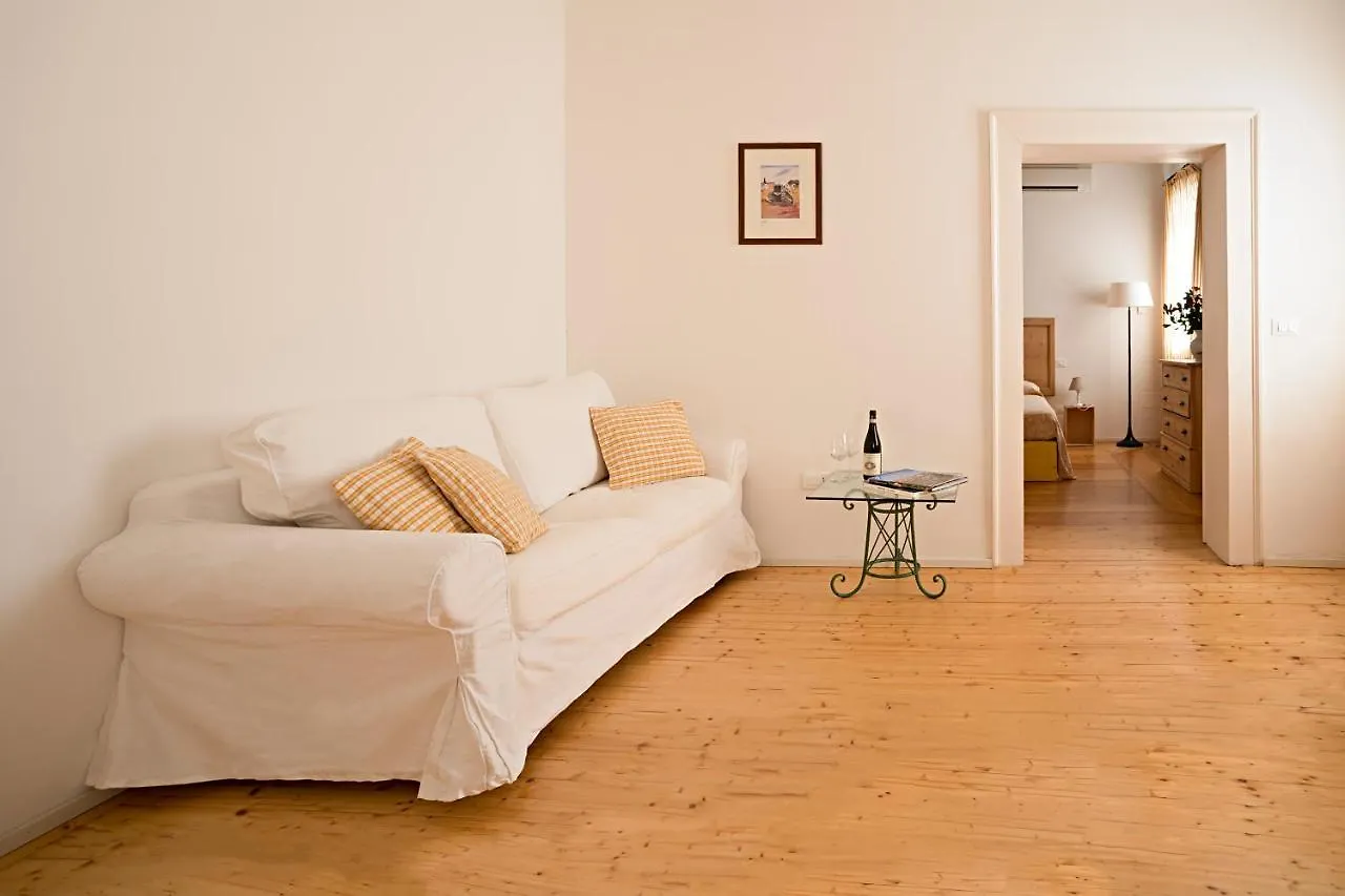 Agriturismo Lecolombare ノガローレ・ロッカ