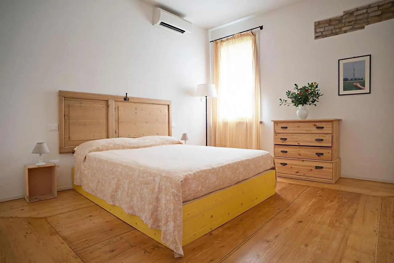 Agriturismo Lecolombare نوغارول روكّا 0*,  إيطاليا