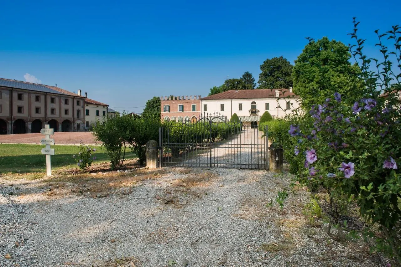 ファームステイ Agriturismo Lecolombare ノガローレ・ロッカ イタリア