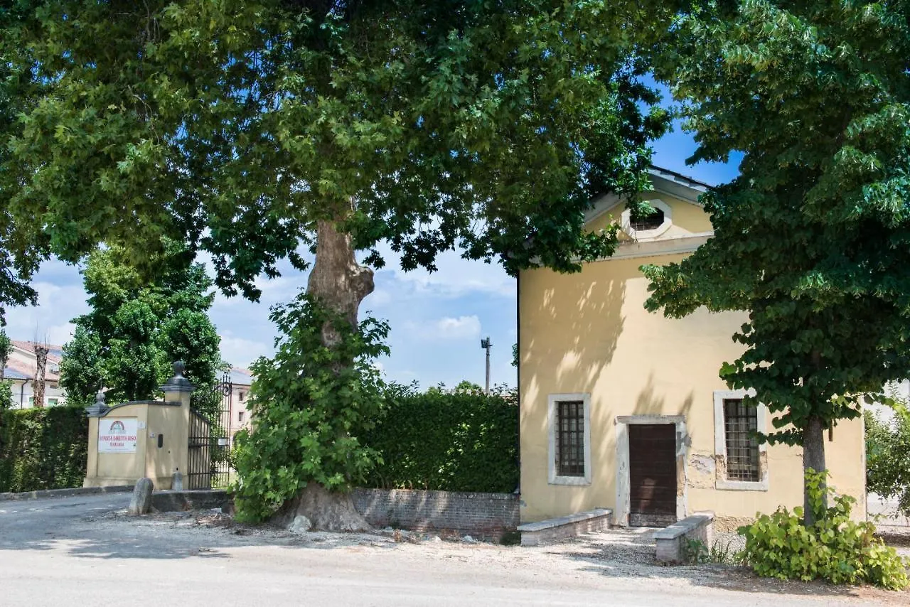 Agriturismo Lecolombare نوغارول روكّا 0*,  إيطاليا