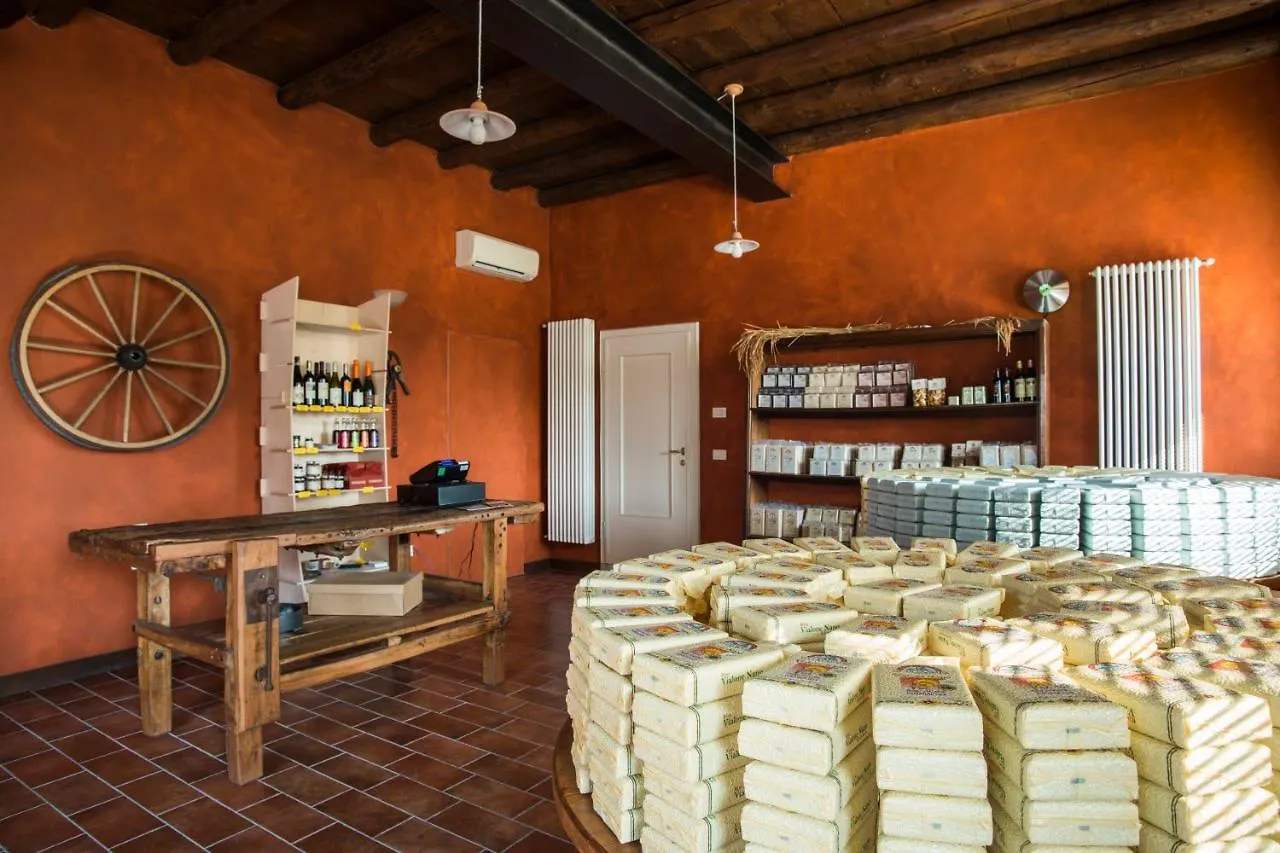 Agriturismo Lecolombare نوغارول روكّا إيطاليا